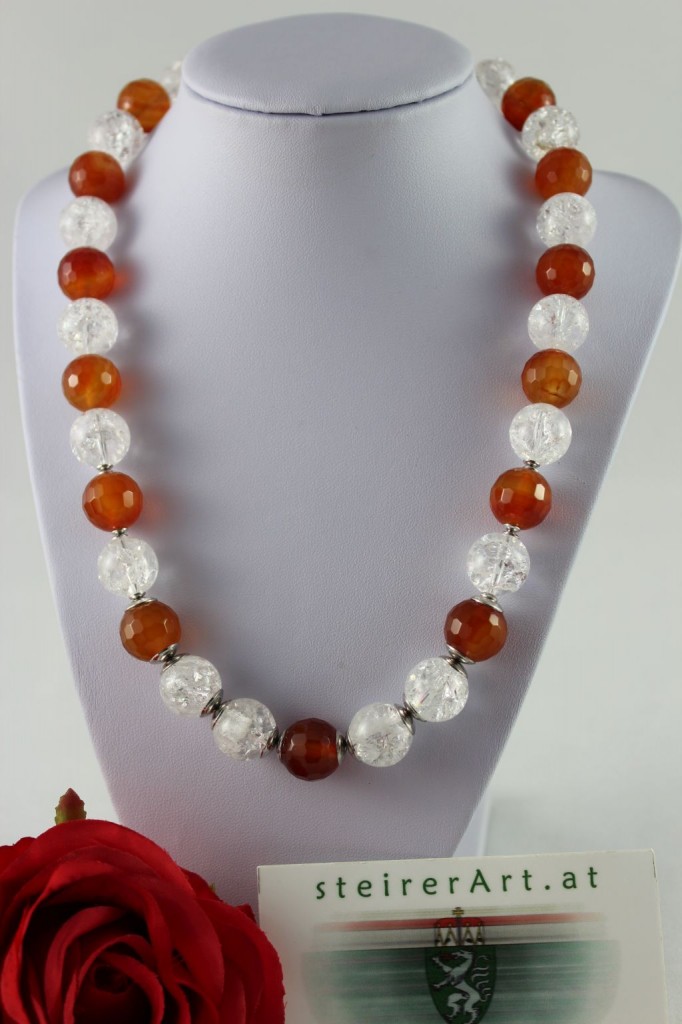 Brasilianischer-Sardonyx mit Bergkristall €46.-